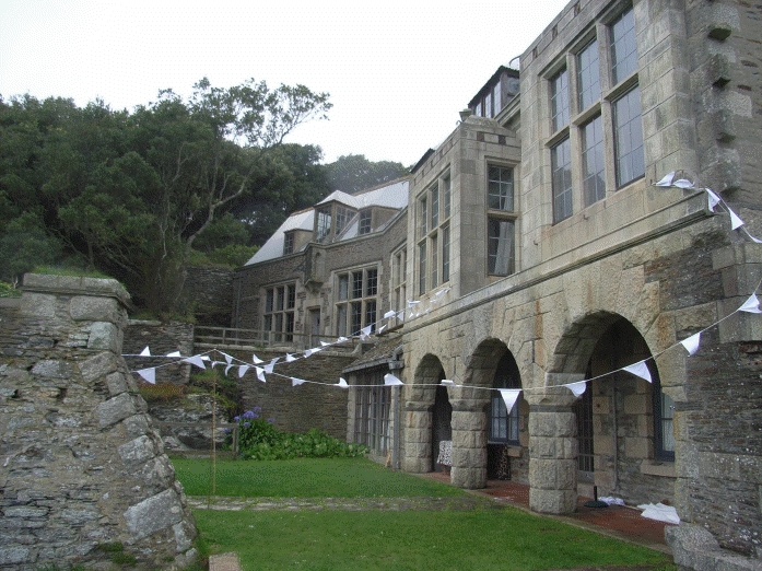R11117_010908_MainHouseFrontSide